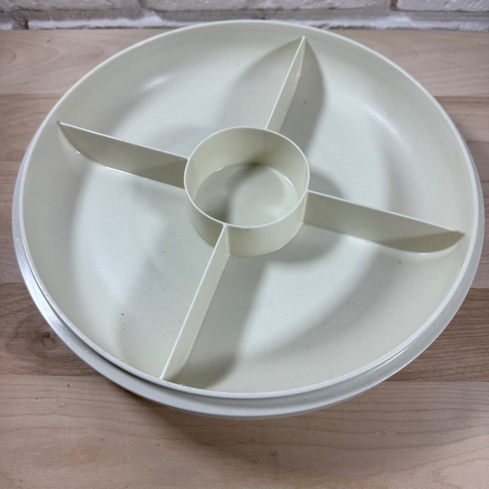 TUPPERWARE #1708-5-Section Divided Tray with #1709-5 Lid